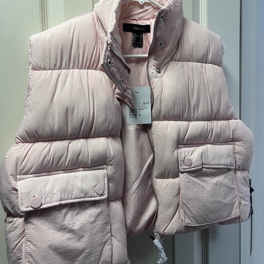 Cropped Zip-Up Puffer Vest